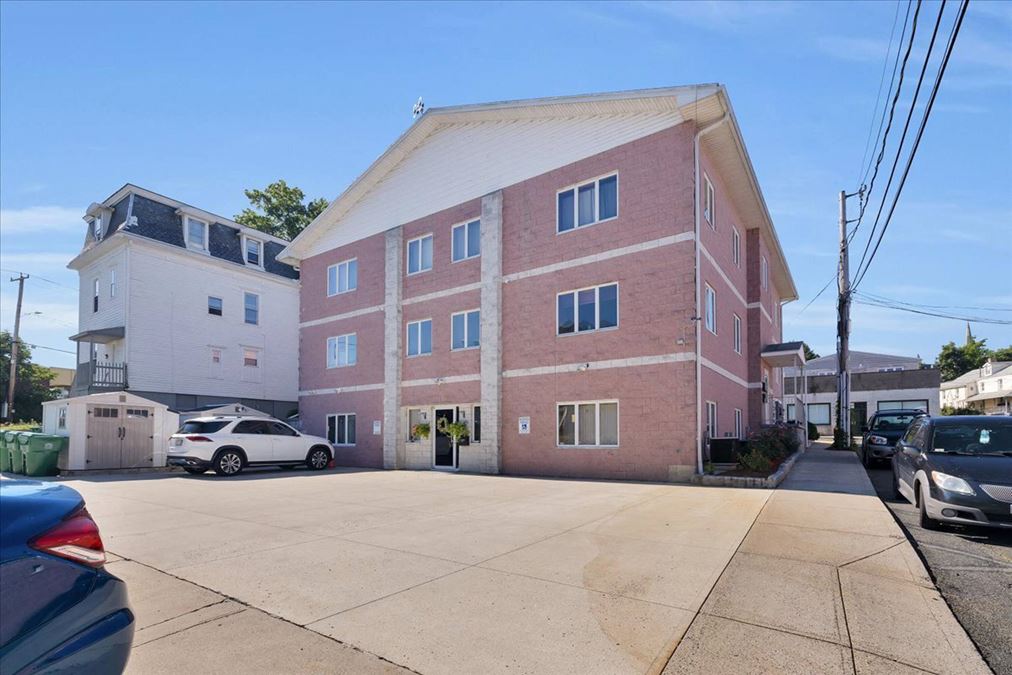 333 Front St, Chicopee, MA 01013